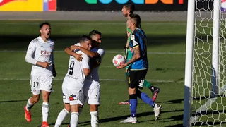 Colo Colo se impuso con comodidad a Huachipato y alcanzó el liderato