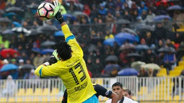 El arquero que entrenó en Colo Colo, pero terminó firmando en Primera B
