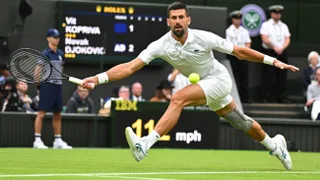 Novak Djokovic generó polémica en Wimbledon con un particular atuendo