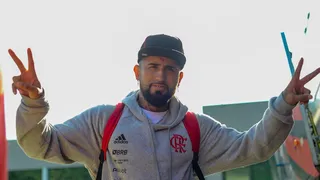 Vidal y Pulgar llegaron con Flamengo a Guayaquil para la final de la Copa Libertadores