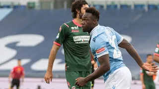 Lazio logró sufrida victoria ante Crotone de Luis Rojas en la Serie A