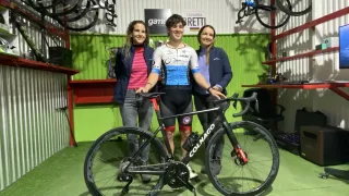 Ciclista que sufrió atropello recibió bicicleta profesional para ir en busca del cupo a Santiago 2023