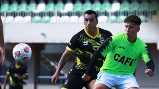 El primer gol de Esteban Paredes con la camiseta de Coquimbo Unido