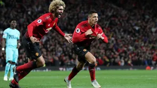 Alexis puso a sus pies a Old Trafford tras anotar el gol del triunfo de Manchester United en el epílogo