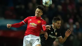 La dolorosa eliminación de Manchester United de Alexis ante Sevilla en la Champions