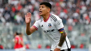 Esteban Pavez pone fin a los rumores y se afirma como capitán de Colo Colo