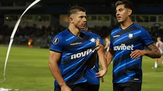 Huachipato luchó por un empate ante Estudiantes de La Plata en el inicio del Grupo C