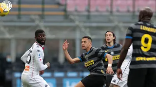 La sensacional “espaldinha” de Alexis que sacó aplausos en victoria de Inter sobre Genoa