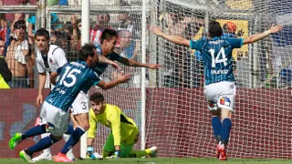 U. Católica liquidó a Colo Colo en el Monumental y quedó al acecho de Cobresal