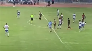 Hinchas de Antofagasta interrumpieron el duelo con la UC para reprochar al plantel