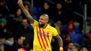 Arturo Vidal deslumbró con un gol en el amargo empate que Barcelona consiguió ante Espanyol