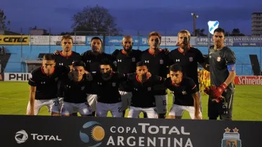 Estudiantes de Gonzalo Jara aplastó a Sarmiento Resistencia y avanzó en Copa Argentina