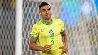 El árbitro y el VAR perjudican a Chile: Alevosa agresión de Casemiro y no lo expulsan