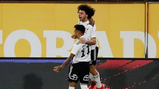 Maximiliano Falcón sorprendió en el área para dar la ventaja a Colo Colo ante Everton