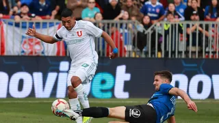 La U goleó en Talcahuano y se mantiene como líder