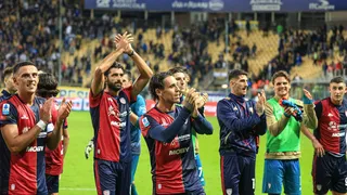 Cagliari consiguió su primera victoria en Serie A en un partidazo ante Parma