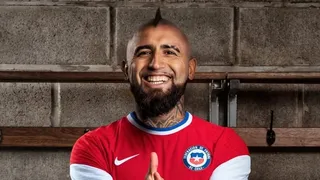 Arturo Vidal dio a conocer la nueva camiseta de la selección chilena
