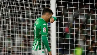 Betis de Bravo y Pellegrini cayó ante Atlético de Madrid y salió de zona de clasificación a Champions