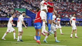 Turquía clasificó batallando ante República Checa que vendió cara su eliminación de la Eurocopa