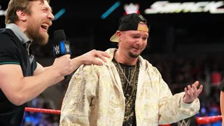 Ex estrella de WWE fue acusado de enviar fotos sexuales a una fan menor de edad