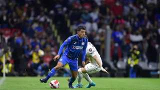 Sufren en el equipo de Iván Morales: Integrante del cuerpo técnico fue detenido por la policía