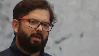 Presidente Gabriel Boric lamentó muerte de hinchas de Colo Colo y llamó a hacer valer “todas las responsabilidades”