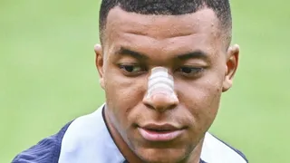 Kylian Mbappé volvió a los entrenamientos en Francia tras su fractura de nariz en la Eurocopa