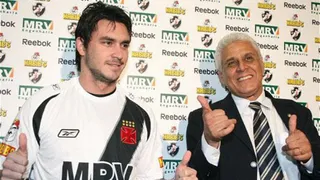 Pinilla, Canales y Pinto figuran en listado con delanteros que decepcionaron en Brasil