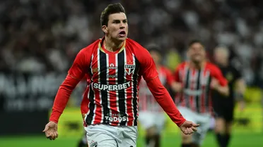 Millones para la U Católica: la venta de Gonzalo Tapia que deja un ingreso clave desde Brasil