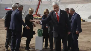 La visita del Presidente Sebastián Piñera a las obras de construcción del Tierra de Campeones