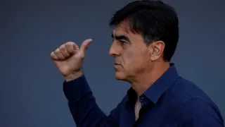 ¡Como un hincha más! El “albo” saludo de Quinteros en fiesta del Colo Colo de todos los tiempos