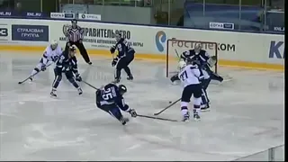 El desafortunado accidente en el hockey hielo de Rusia