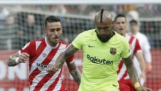 Barcelona de Arturo Vidal venció a Girona y sigue como líder en España