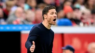 El estreno de Xabi Alonso y el desempeño de Charles Aránguiz en Leverkusen