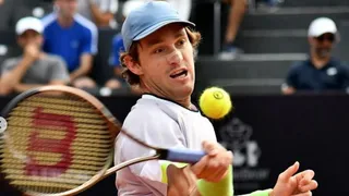 Partido entre Nicolás Jarry y Cecchinato en Wimbledon fue suspendido por falta de luz