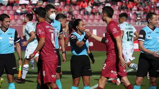 María Belén Carvajal hizo historia al dirigir en el empate de La Serena y Santiago Wanderers