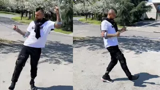 Arturo Vidal sacó a relucir sus pasos prohibidos con baile en muletas en medio de su recuperación