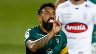 Ronnie Fernández será baja en Wanderers por dos fechas tras su expulsión ante Melipilla