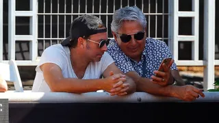 Massú, Niemann y figuras del deporte pidieron reapertura de recintos privados