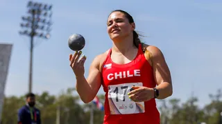 ¡Oro y plata en los Odesur! Natalia Duco e Ivana Gallardo dominaron el lanzamiento de la bala
