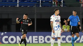Palestino golpeó a Nacional de Asunción con goles de Bryan Carrasco y Gonzalo Sosa