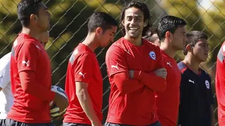 Jorge Valdivia podría volver a Europa tras frustrado fichaje en Emiratos Arabes