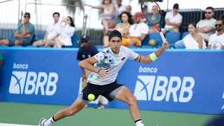 Alejandro Tabilo recibió el título en el Challenger de Brasilia