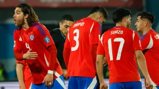 Sorpresa en Europa: zaguero de La Roja cambia de club tras meses sin jugar