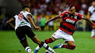 Flamengo de Arturo Vidal venció a Vasco da Gama y pasó a la final del Campeonato Carioca