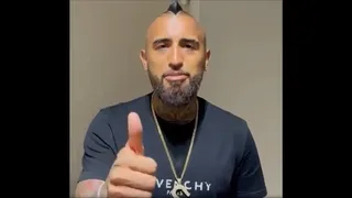 Arturo Vidal le envió cariñoso mensaje a su mamá y recibió aplausos de Gala Caldirola