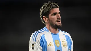 ¿Qué Rodrigo? Confunden a seleccionado argentino con el ganador del Balón de Oro y lo insultan