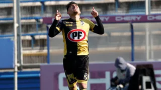 Mathías Pinto descontó para Coquimbo Unido ante la UC en San Carlos