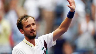 Medvedev doblegó a Rublev bajo un intenso calor y avanzó a semis del US Open