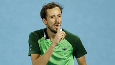 Medvedev mostró perseverancia para remontar en más de cuatro horas a Zverev en Australia